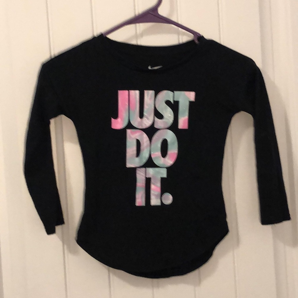 Girls Nike long sleeve top